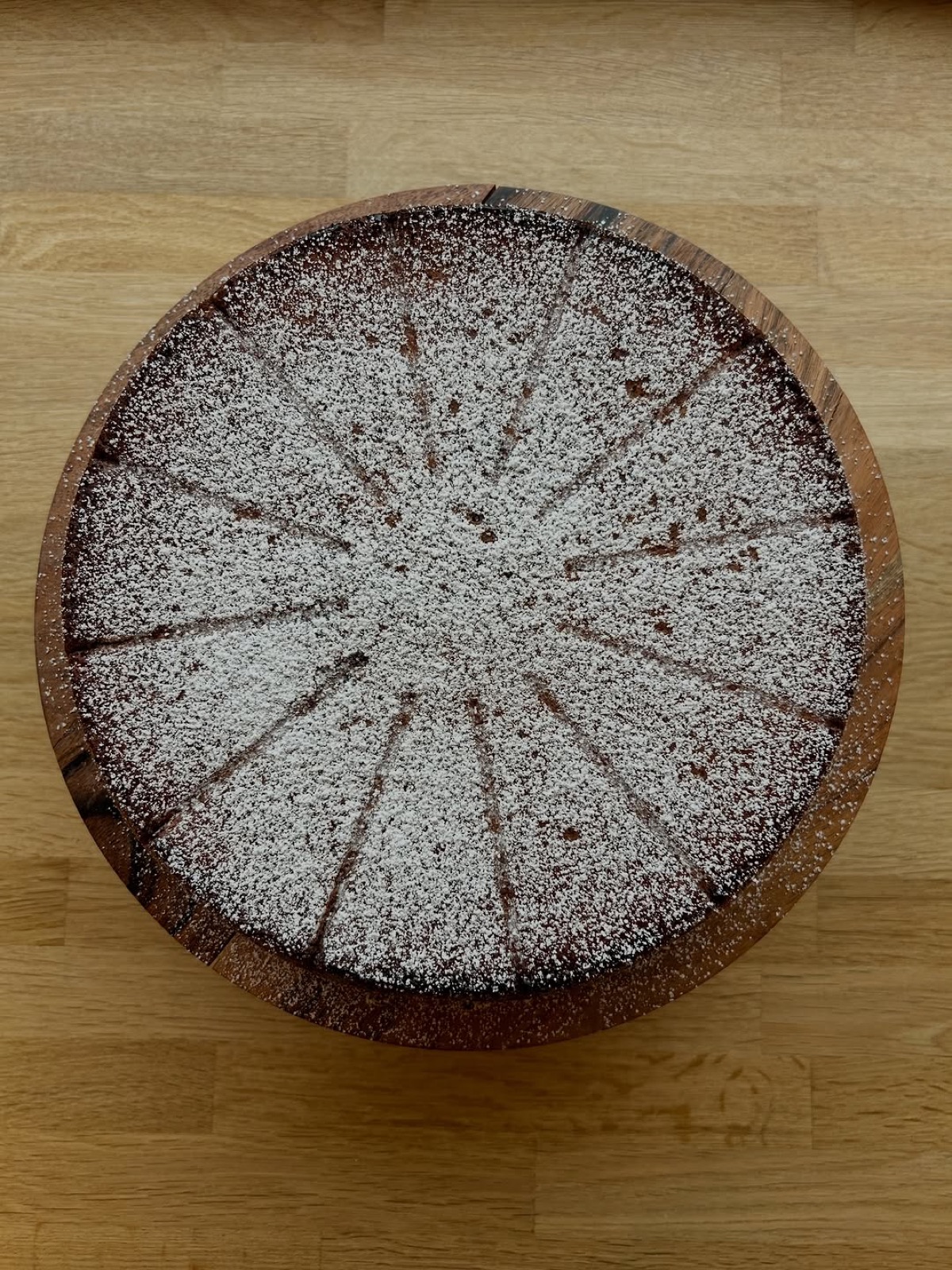 Gato de almendras, a whole Mallorcan almond cake, dusted with sugar